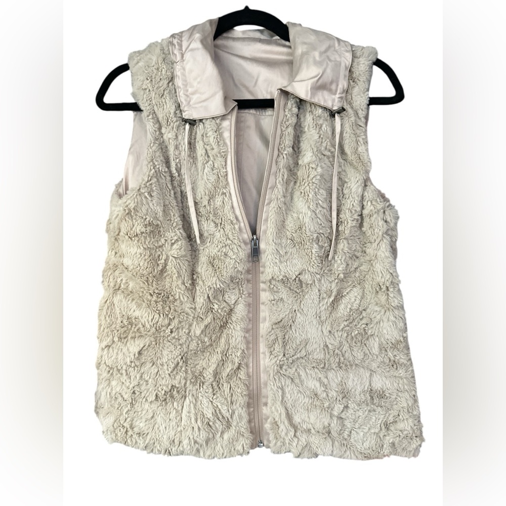 CAbi Snow Bunny Faux Fur Chic Streetwear Outerwear Vest CAbi Reversible, Size M